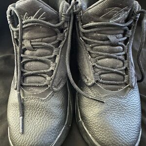 Jordan Max Aura 4 all Black Size 5.5Y/7.5W